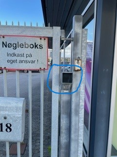 Nøgleboks tæt på 2.jpg